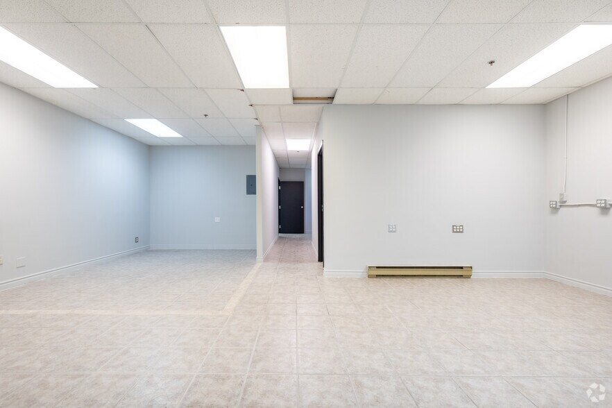 More Photos Of 1100-1190 Rue Bégin, Saint-Laurent Warehouse For Lease