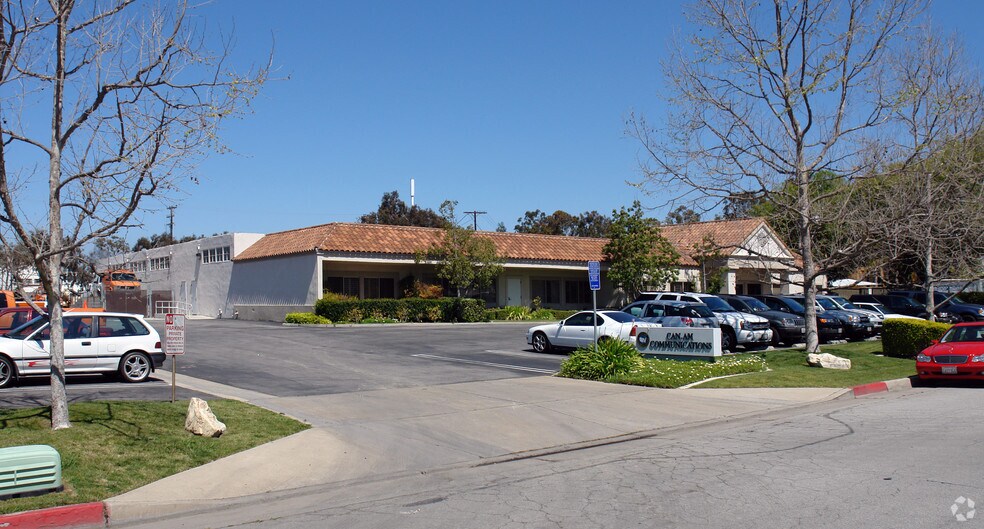 More Photos Of 250 Fischer Ave, Costa Mesa Warehouse For Lease