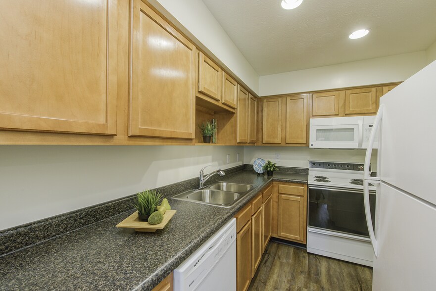 More Photos Of 1201 Carson Way, Greenwood Apartments For Lease