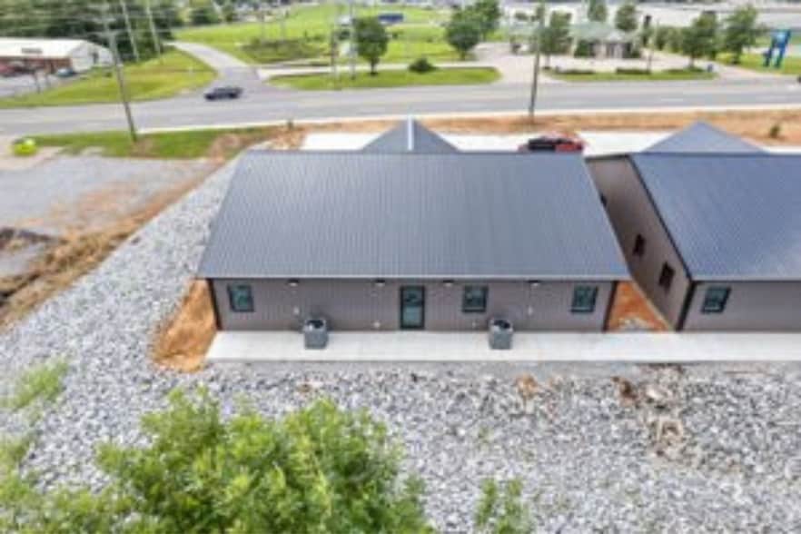 More Photos Of 159 Darlene Dr, Clarksville Office For Lease