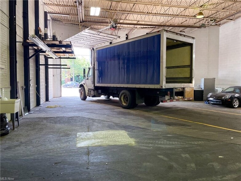 More Photos Of 8110 Lake Ave, Cleveland Manufacturing For Lease
