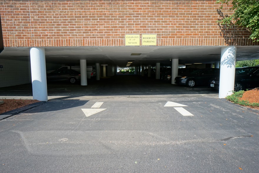 More Photos Of 6 Trafalgar Sq, Nashua Office For Lease