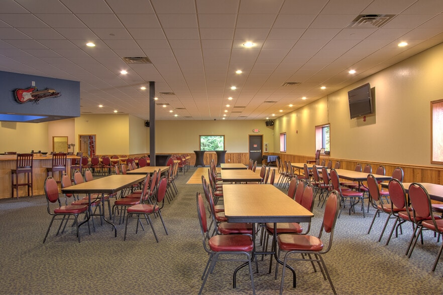 More Photos Of 1270 W 3rd St, Rush City Bowling Alley For Sale