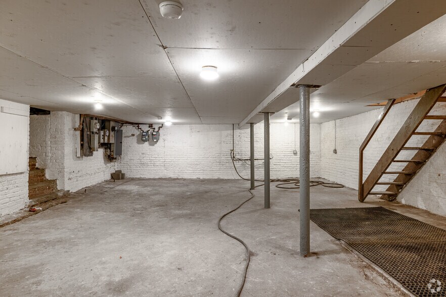 More Photos Of 147 Avenue E, Bayonne General Retail For Sale