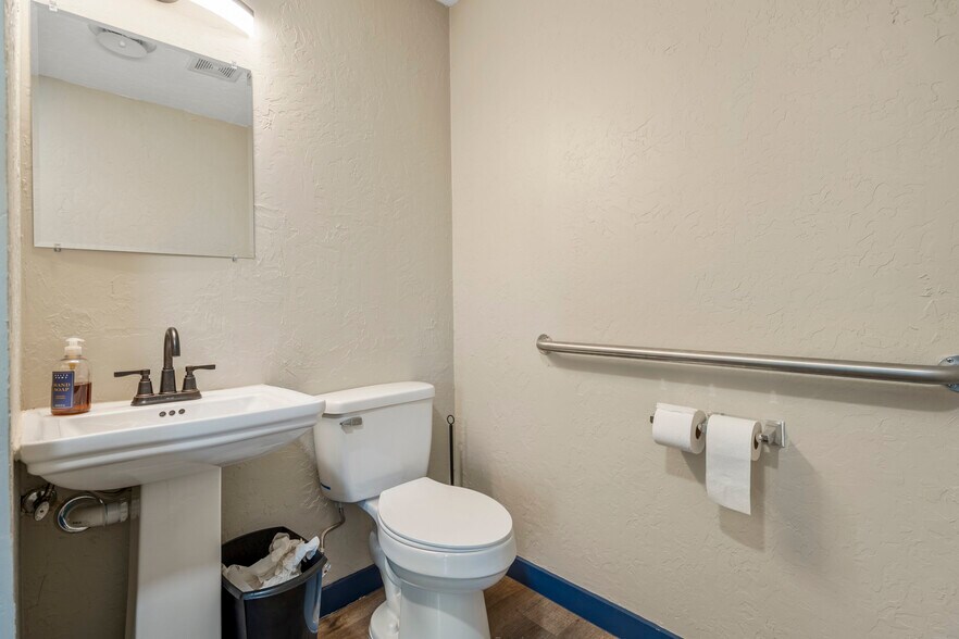 More Photos Of 1823 W 51st St, Tulsa Freestanding For Sale