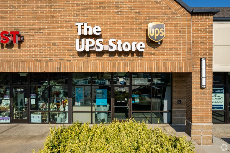 More Photos Of 51000-51336 Romeo Plank Rd, Macomb Township Unknown For Lease