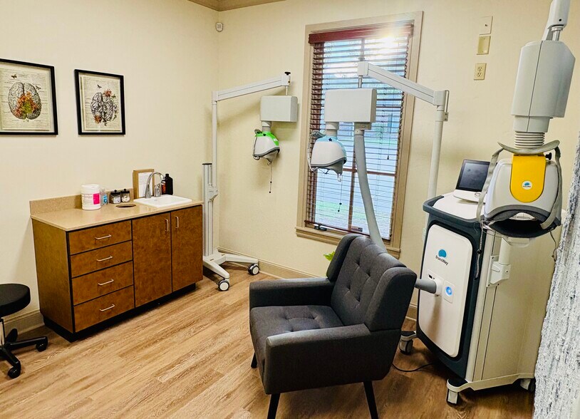 More Photos Of 1743 W 33rd St, Edmond Medical For Lease