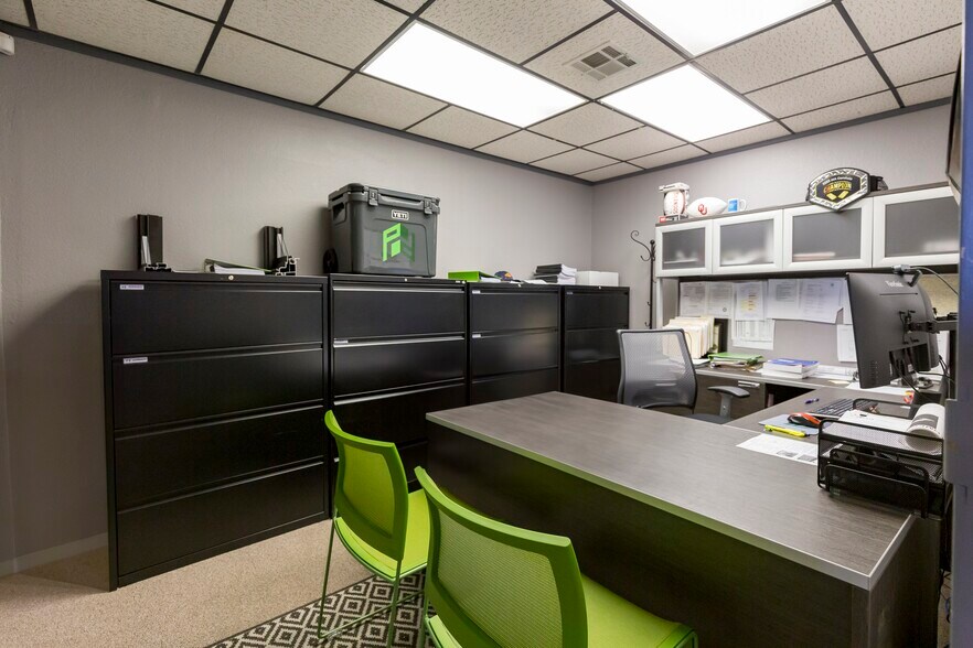 More Photos Of 770 W Rock Creek Rd, Norman Office For Lease
