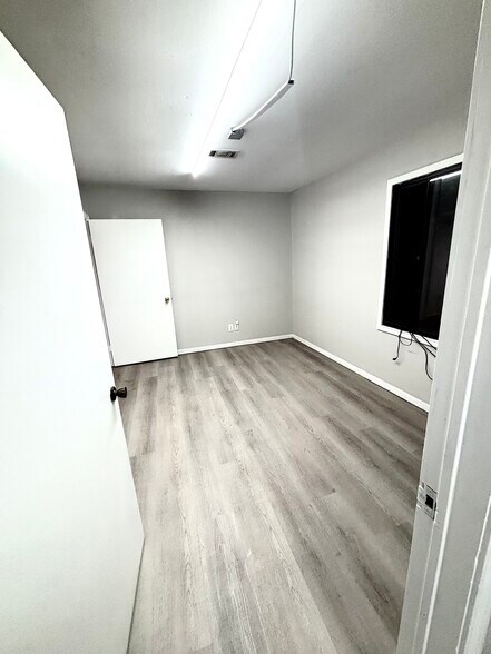 More Photos Of 8922 Frey, Houston Warehouse For Lease