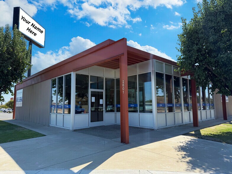Primary Photo Of 2601 Union Ave, Bakersfield Showroom For Lease