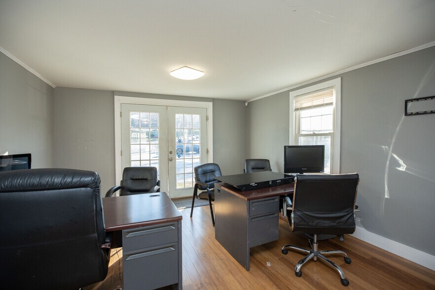 More Photos Of 1170 Hooksett Rd, Hooksett Storefront Retail Office For Lease