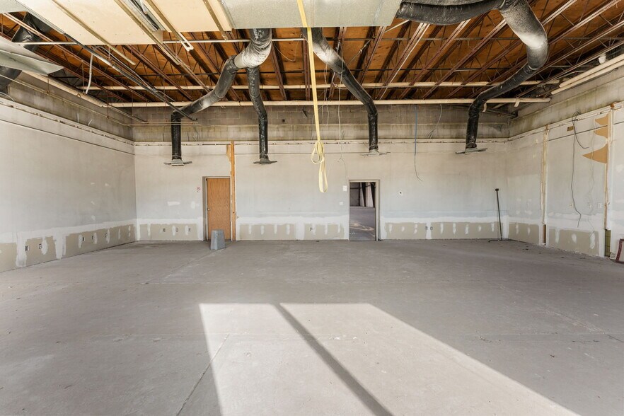 More Photos Of 1342 W Industrial Rd, Cedar City Warehouse For Lease