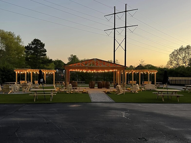 Primary Photo Of 2413 London Bridge Rd, Virginia Beach Freestanding For Sale