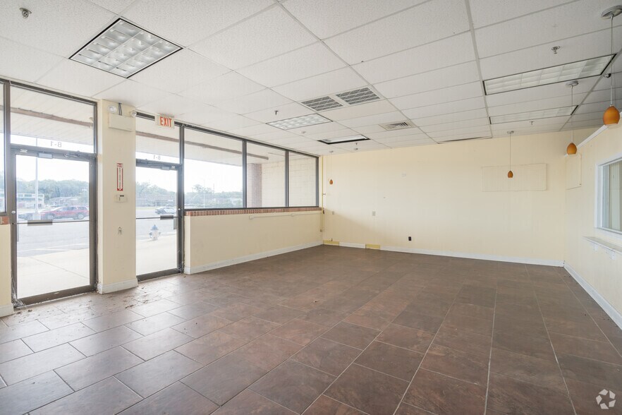 More Photos Of 233 S Broadway, Pennsville Unknown For Lease