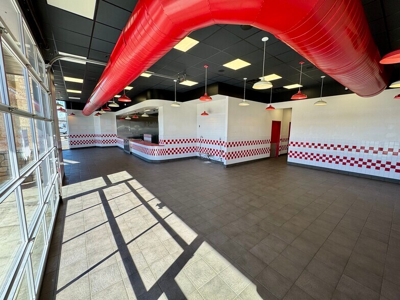 More Photos Of 1901 S 1st St, Yakima General Retail For Lease