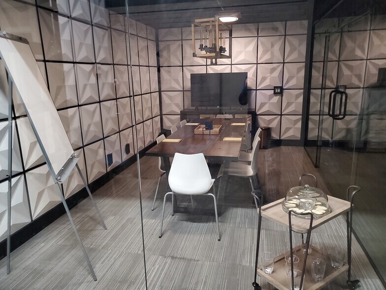 More Photos Of 3007-3023 S West Temple, Salt Lake City Light Manufacturing For Lease