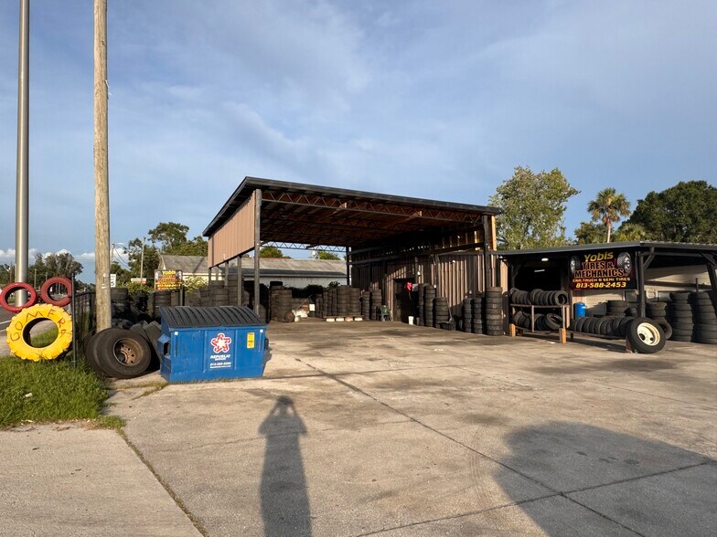 More Photos Of 6301 Causeway Blvd, Tampa Auto Repair For Lease