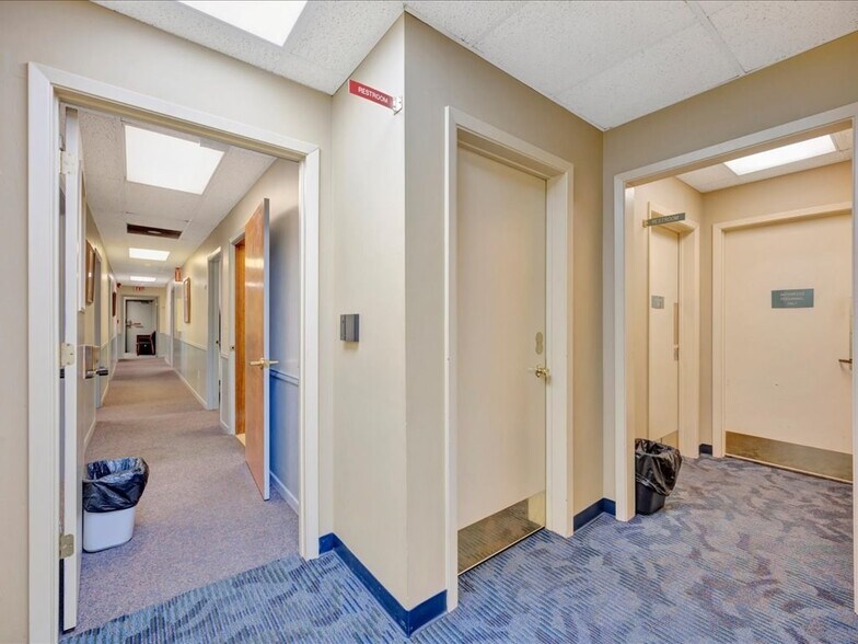More Photos Of 321 N 1st St, Lufkin Office For Sale