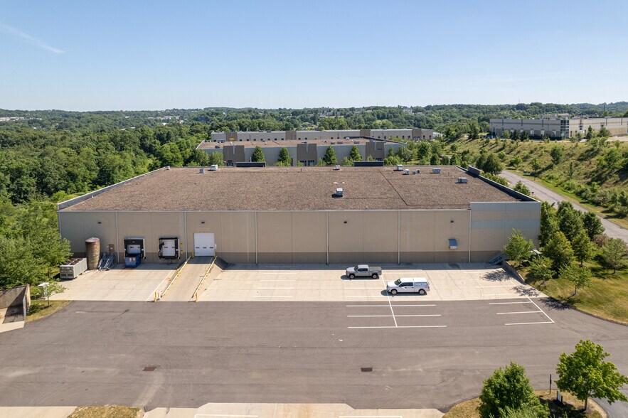 More Photos Of 2000 McClaren Woods Dr, Coraopolis Distribution For Lease