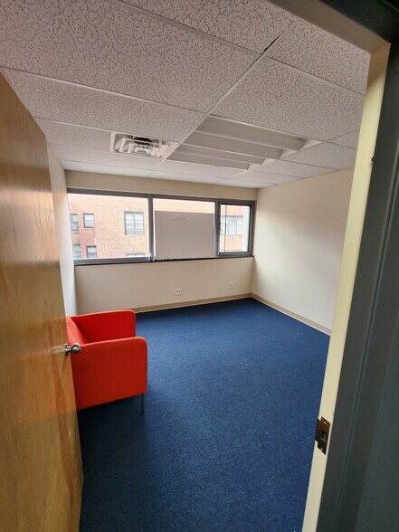 More Photos Of 1 Linden Pl, Great Neck Office For Lease