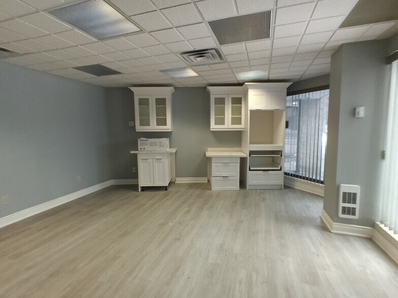 More Photos Of 155 Terence Matthews Cres, Ottawa Office For Sale