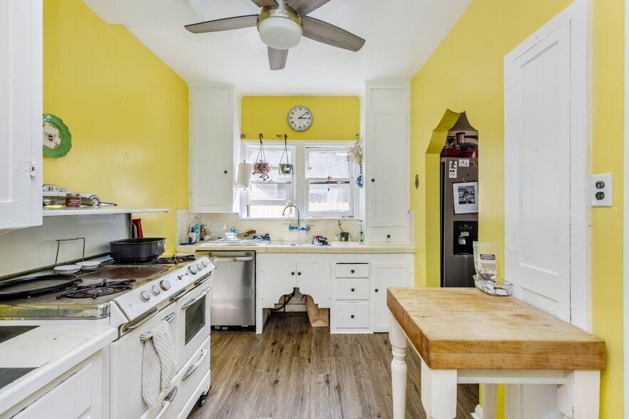 More Photos Of 1117 Mira Mar Ave, Long Beach Apartments For Sale