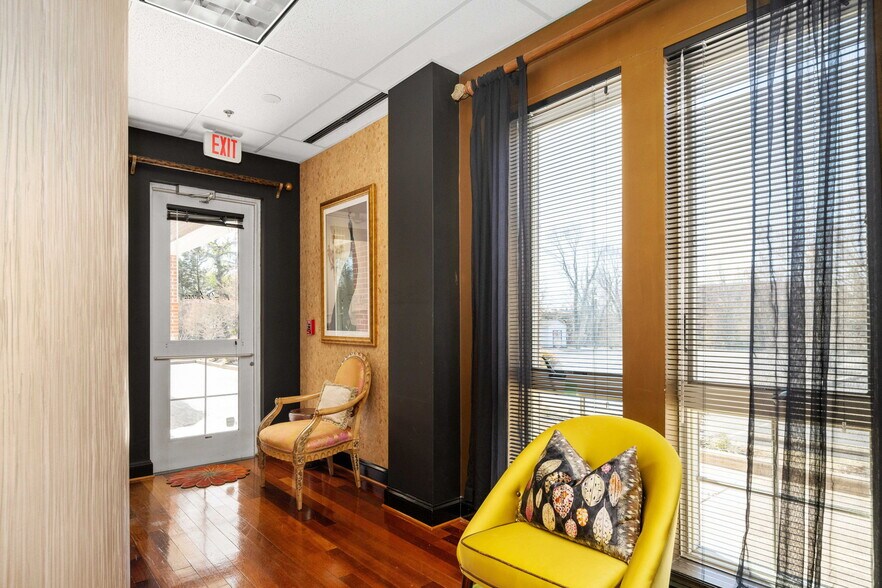 More Photos Of 9255 Center St, Manassas Medical For Lease