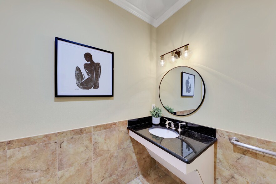 More Photos Of 860 Hebron Pky, Lewisville Medical For Sale