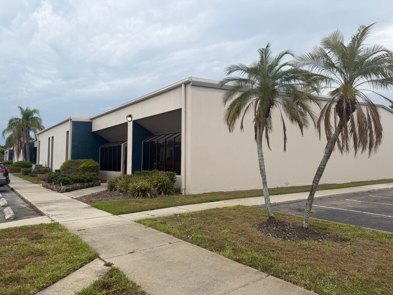 More Photos Of 15201 Roosevelt Blvd, Clearwater Unknown For Lease