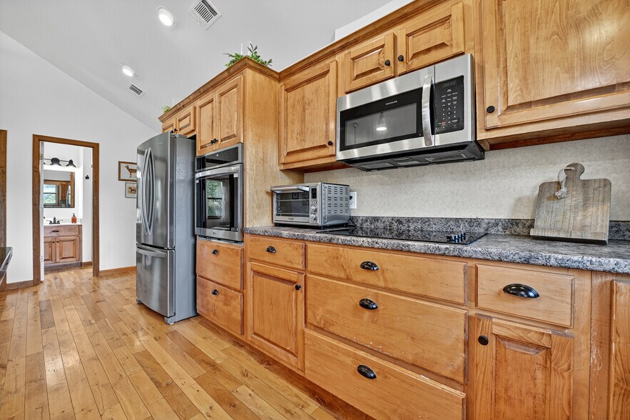 More Photos Of 77 Alpine Way, Blairsville Hotel For Sale