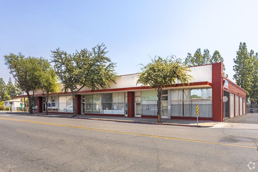 Primary Photo Of 3032-3044 Tulare St, Fresno Medical For Lease