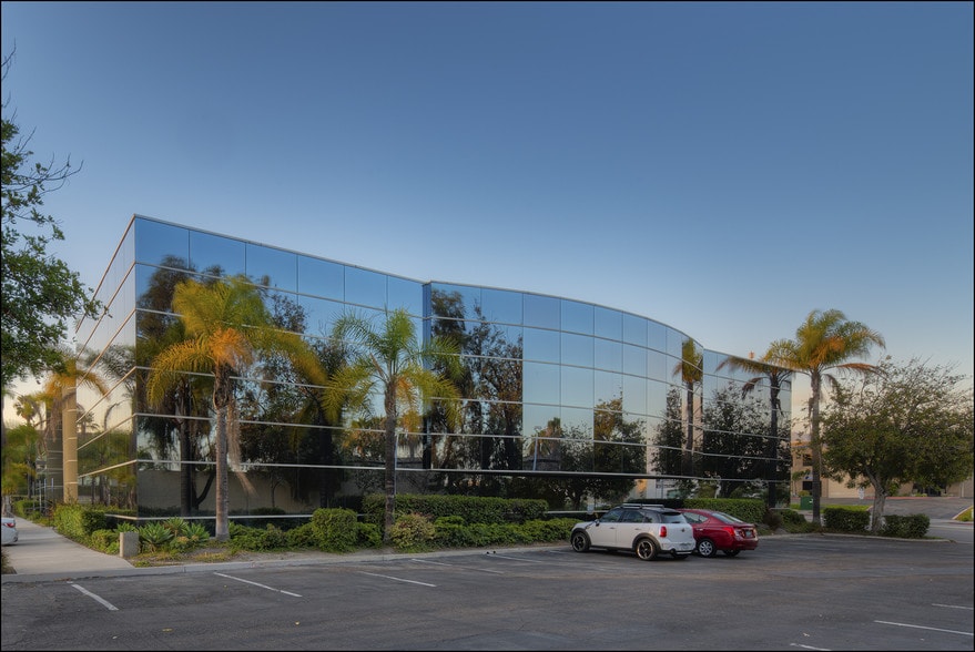 More Photos Of 2320 Paseo de las Americas, San Diego Office For Lease