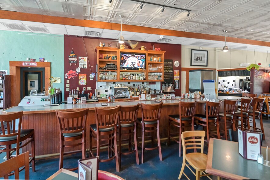 More Photos Of 300 State St, West Columbia Restaurant For Sale