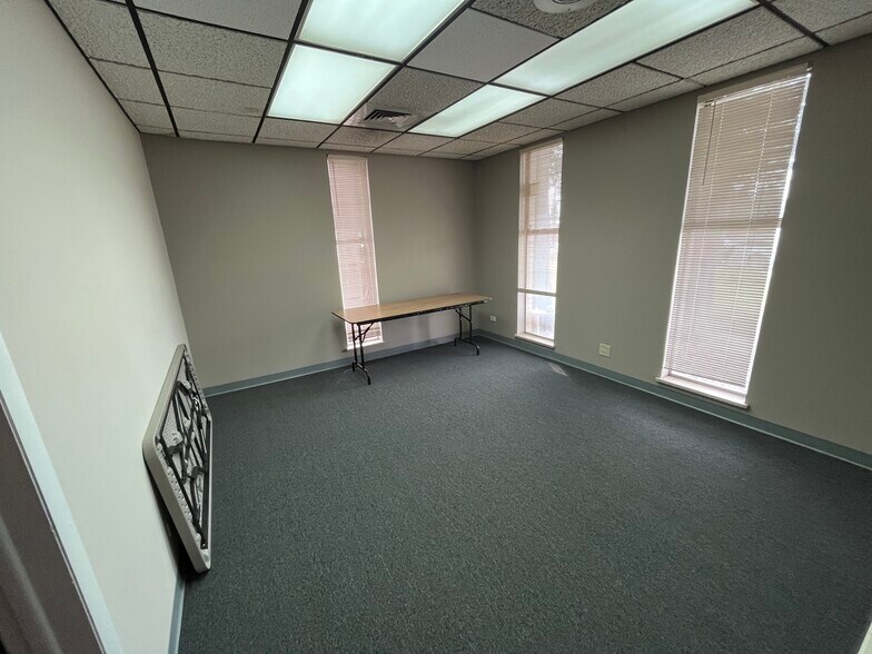More Photos Of 5700 Logan St, Denver Office For Sale