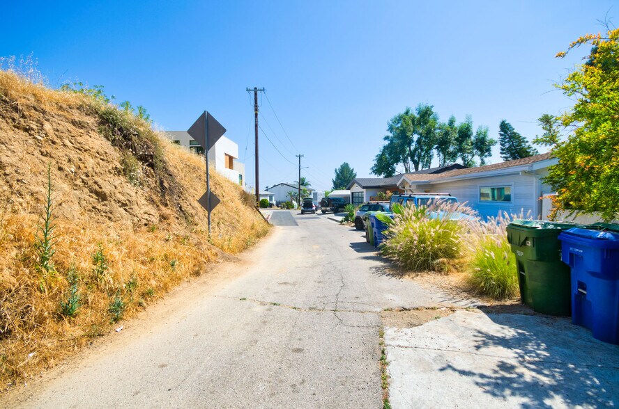 More Photos Of 1938 Phillips Way, Los Angeles Land For Sale