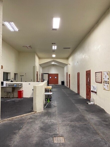 More Photos Of 707 Woods Rd, Brookshire Warehouse For Sale