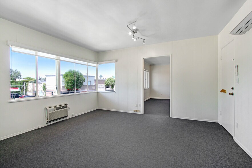 More Photos Of 144-150 S Barrington Ave, Los Angeles Storefront Retail Office For Sale