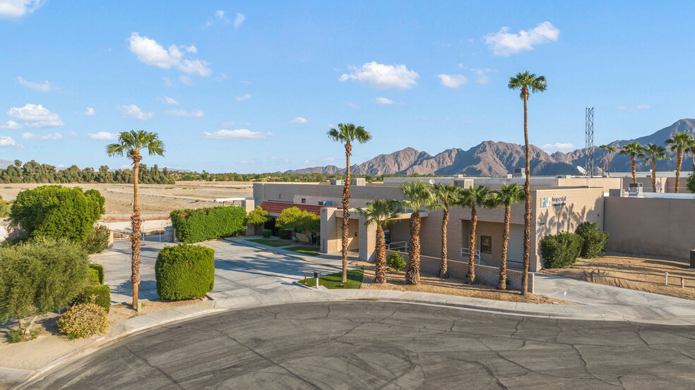 Primary Photo Of 42502 Melanie Pl, Palm Desert Manufacturing For Sale