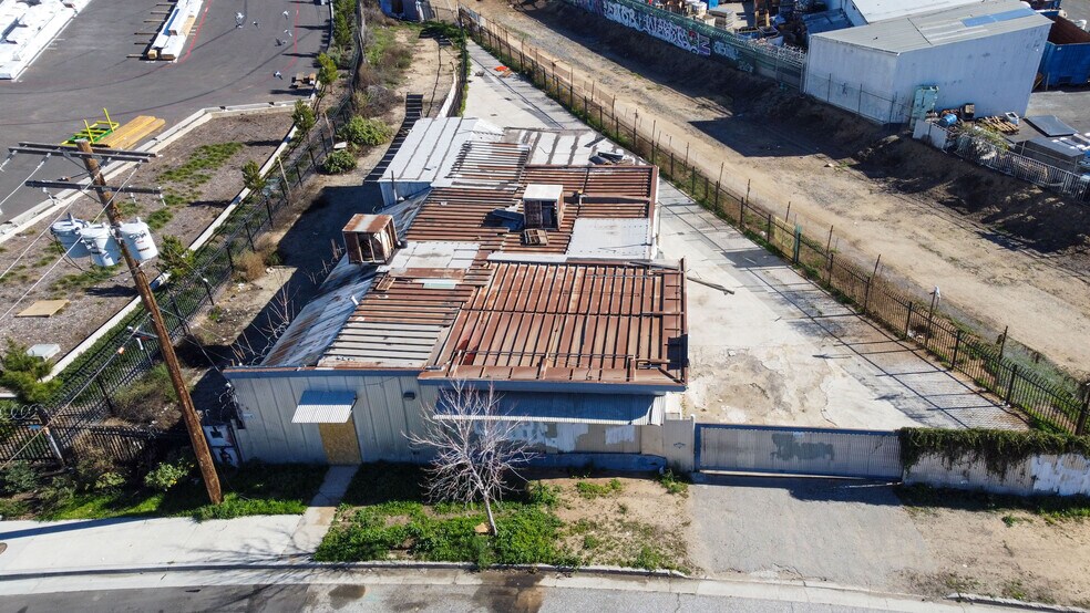 More Photos Of 2710 Durahart St, Riverside Manufacturing For Sale