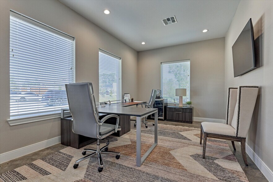 More Photos Of 1902 Longmire Road, Conroe Medical For Lease