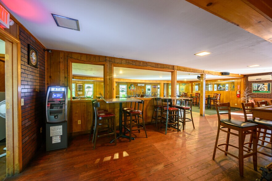 More Photos Of 16 Holland Rd, Wales Bar For Sale