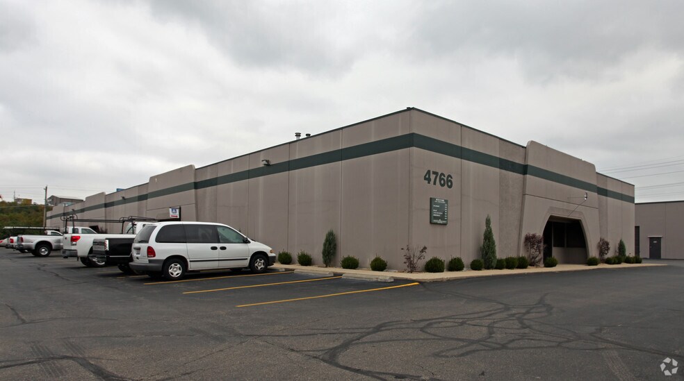 More Photos Of 4766 Dues Dr, Cincinnati Warehouse For Lease