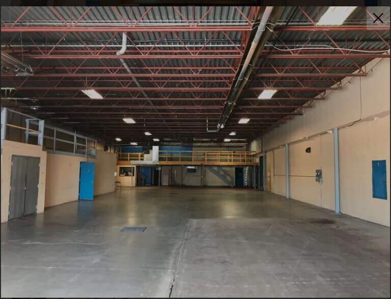 More Photos Of 123 Cree Rd, Sherwood Park Warehouse For Sale