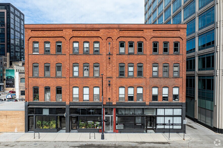 More Photos Of 560-564 W Washington Blvd, Chicago Office For Lease