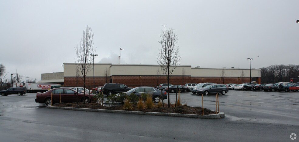 More Photos Of 1 General Way, Reading Unknown For Lease