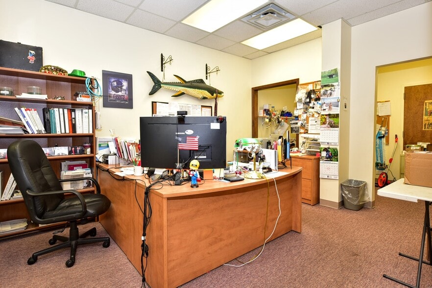 More Photos Of 230 West Parkway, Pompton Plains Flex For Sale