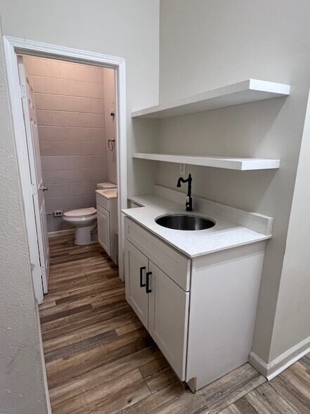 More Photos Of 4327-4329 Tweedy Blvd, South Gate Storefront For Sale