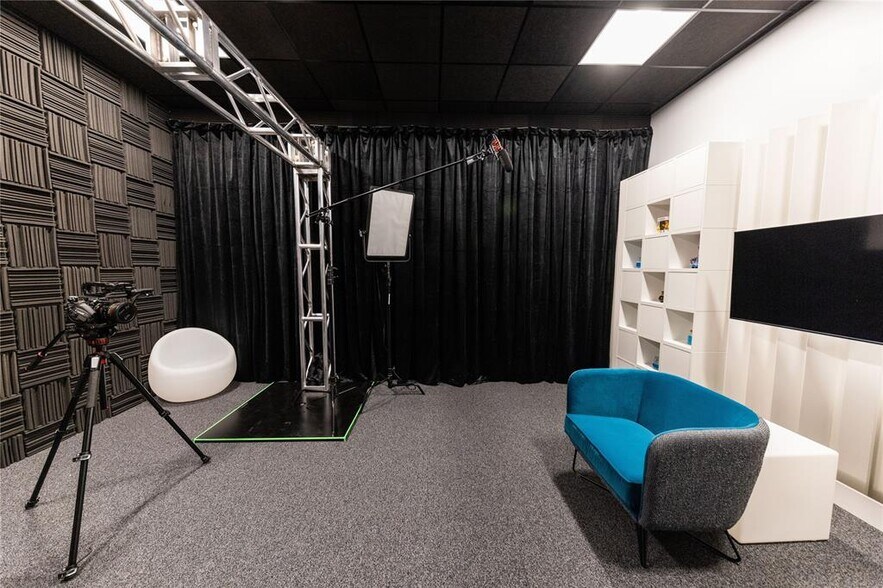 More Photos Of 1220 Toro Grande Dr, Cedar Park Light Distribution For Sale