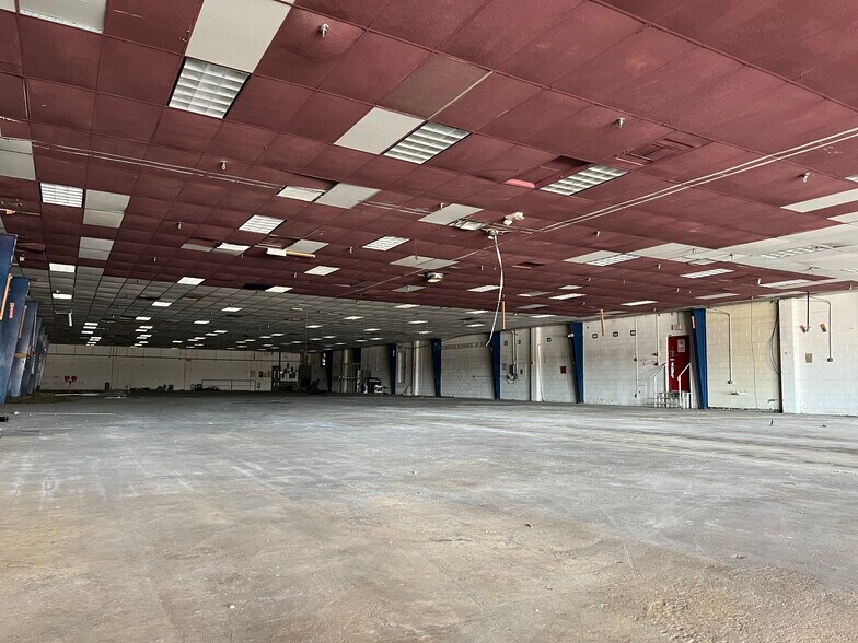 More Photos Of 1049-1051 Eastside Rd, El Paso Distribution For Lease