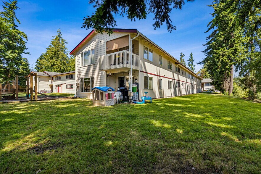 More Photos Of 7420-7428 208th St SW, Edmonds Apartments For Sale